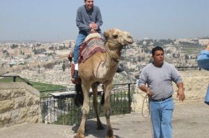 Vordergrund zwei Araber, Jerusalem, Blick auf den Tempelberg