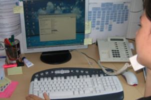 Telefonieren, organisieren und am PC arbeiten