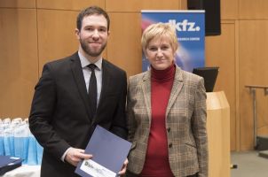 MSc Jens Langstein receiving his DKFZ Certificate and Congratulations