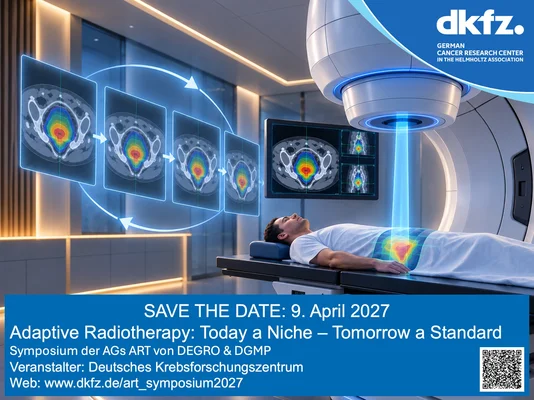 Eine Person liegt auf einem Behandlungstisch in einem modernen Radiotherapieraum. An der Wand sind hochentwickelte bildgebende Systeme zu sehen, die detaillierte Strahlungspläne anzeigen. Im unteren Bereich steht der Text mit Informationen zum Symposium über adaptive Radiotherapie am 9. April 2027.