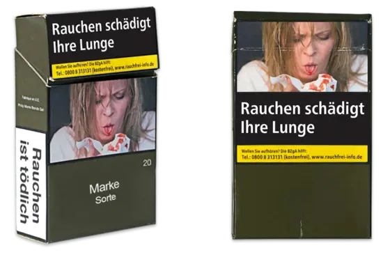 Zwei standardisierte Zigarettenschachteln mit Warnhinweis ‚Rauchen schädigt Ihre Lunge‘ und Schockbild.