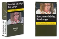Zwei standardisierte Zigarettenschachteln mit Warnhinweis ‚Rauchen schädigt Ihre Lunge‘ und Schockbild.