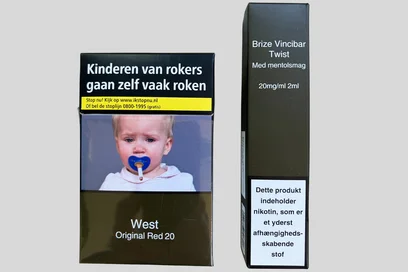 Zwei Zigarettenpackungen sind abgebildet. Links zeigt die Packung mit dem Text "Kinderen van rokers gaan zelf vaak roken" ein Kind mit einem Schnuller. Rechts ist eine andere Packung mit der Aufschrift "Brize Vincibar Twist" und weiteren Informationen über Nikotin.