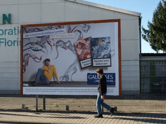 In Deutschland nach wie vor erlaubt: Tabakwerbung im öffentlichen Raum.