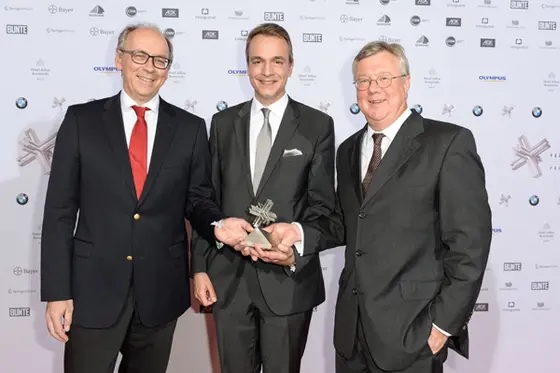 Die Preisträger der Kategorie Medizin und Wissen Prof. Magnus von Knebel Doeberitz, PD Matthias Kloor und Laudator Prof. Percy Knolle (v.r.n.l.).