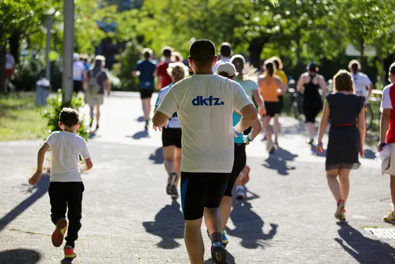 Das NCT freut sich über die Läuferinnen und Läufer des DKFZ-Spendenlaufs, die in diesem Jahr beim NCT-Lauf mitmachen.